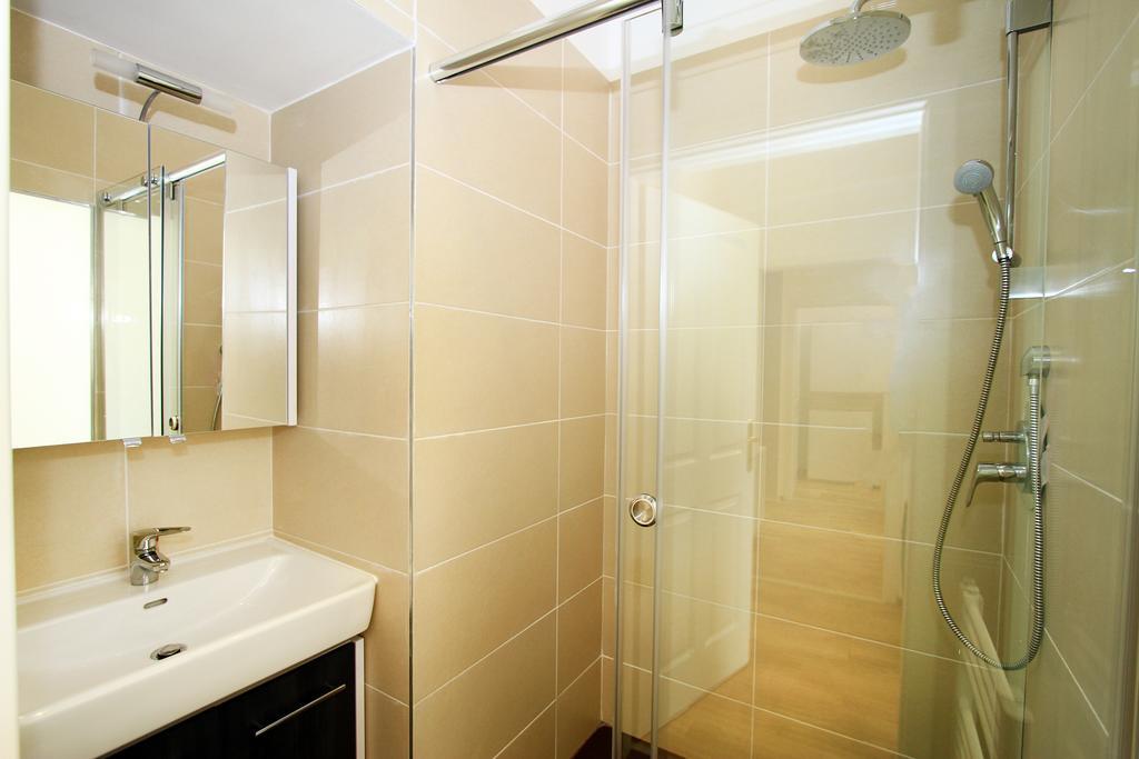 Aurellia Deluxe Apartments Wina Bagian luar foto