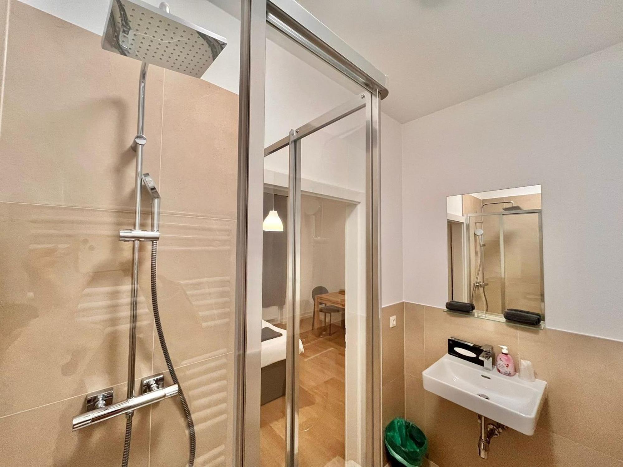 Aurellia Deluxe Apartments Wina Bagian luar foto