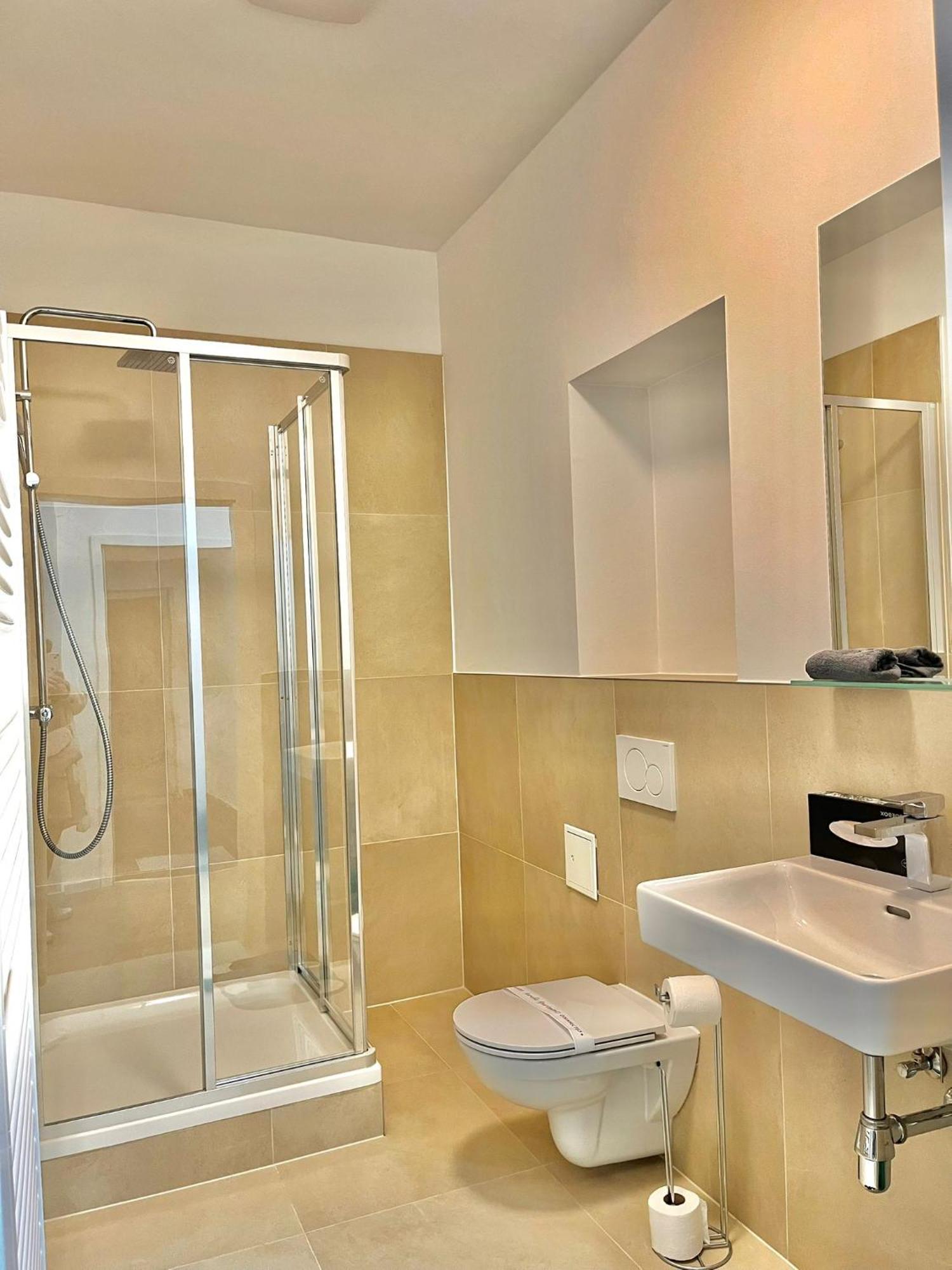 Aurellia Deluxe Apartments Wina Bagian luar foto